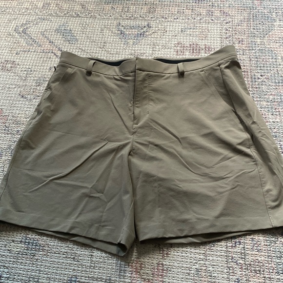 Like New NOBULL 7 inch Tour  Shorts - Picture 1 of 5